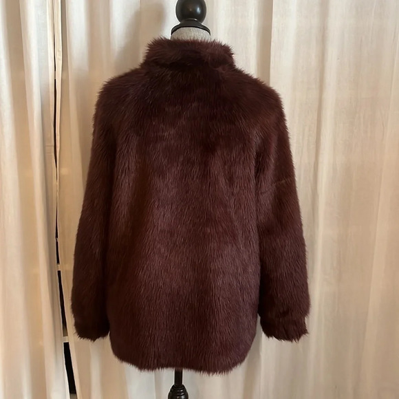 FOREVER  21 Faux Fur Coat Merlot Mandarin Collar Lined Pockets, Size M - Picture 5 of 10